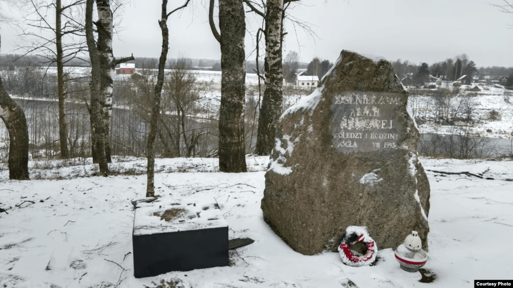 По всей России вычищают память о жертвах государственного террора. За два года уничтожено минимум 13 памятников и сотни табличек с именами