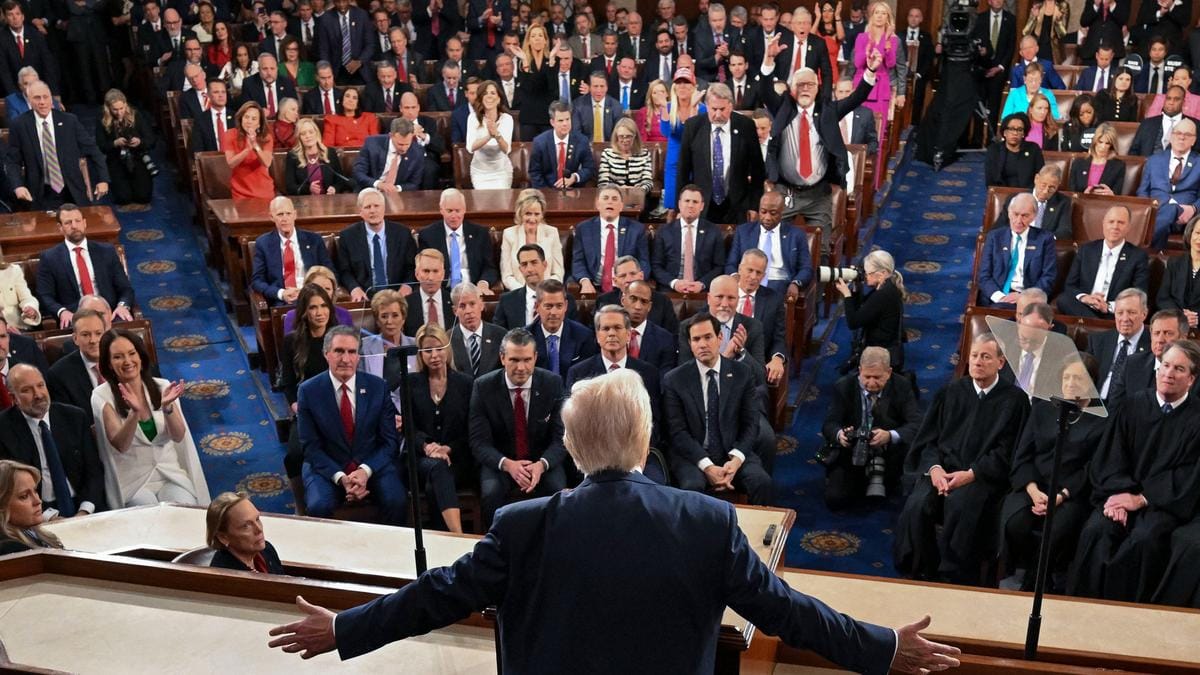 Экзамен для институтов. Трамп начал тестировать систему сдержек и противовесов в США, исход не предрешен