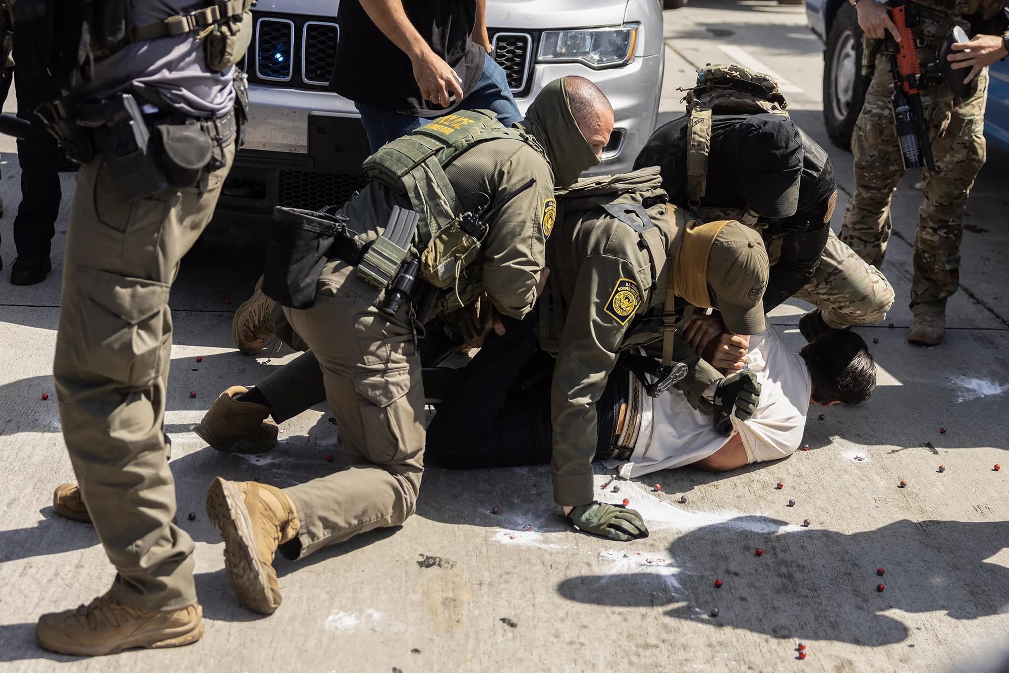 Верховный суд США разрешил иммиграционные рейды с расовым профилированием в Калифорнии