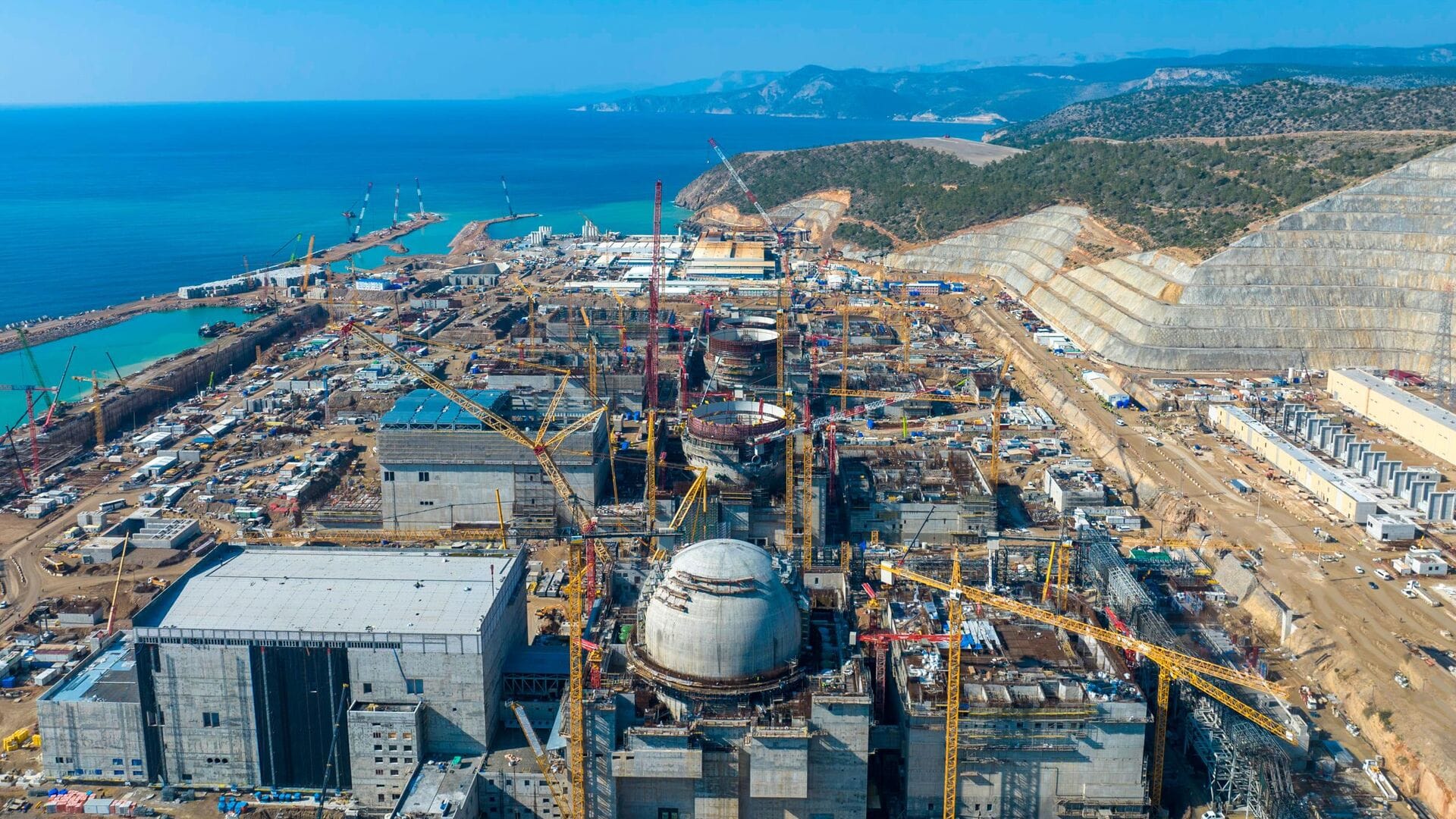 Moscow provides Turkey with $9 billion in new financing for its first nuclear power plant