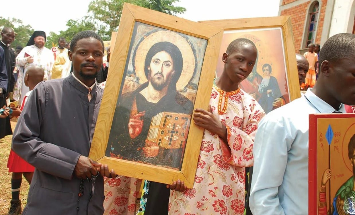 Россия увеличивает число приходов РПЦ в Африке для более эффективной вербовки наемников — Bloomberg