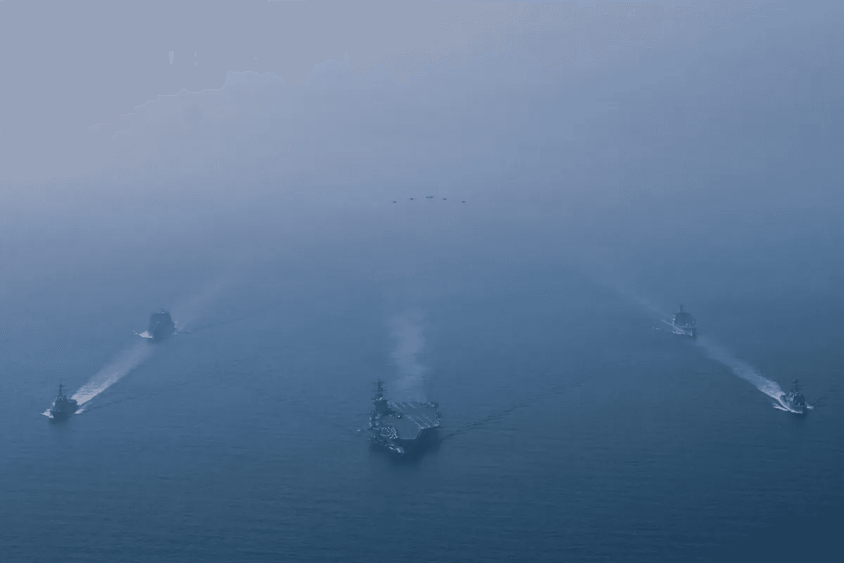 США собирают на Ближнем Востоке самую большую группировку с 2003 года — Bloomberg