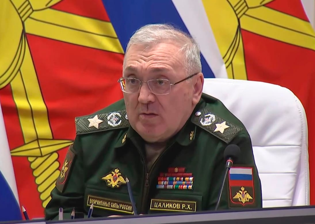 Бывшего первого заместителя Шойгу Руслана Цаликова обвиняют в получении взяток мотоциклом и 50 млн наличных — «Коммерсантъ»