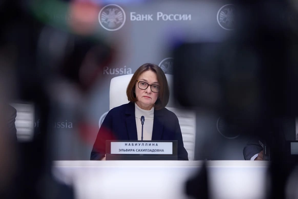 ЦБ понимает, что ставка завышена, но не может снизить ее резко, поскольку это сломает репутацию института — Алексашенко