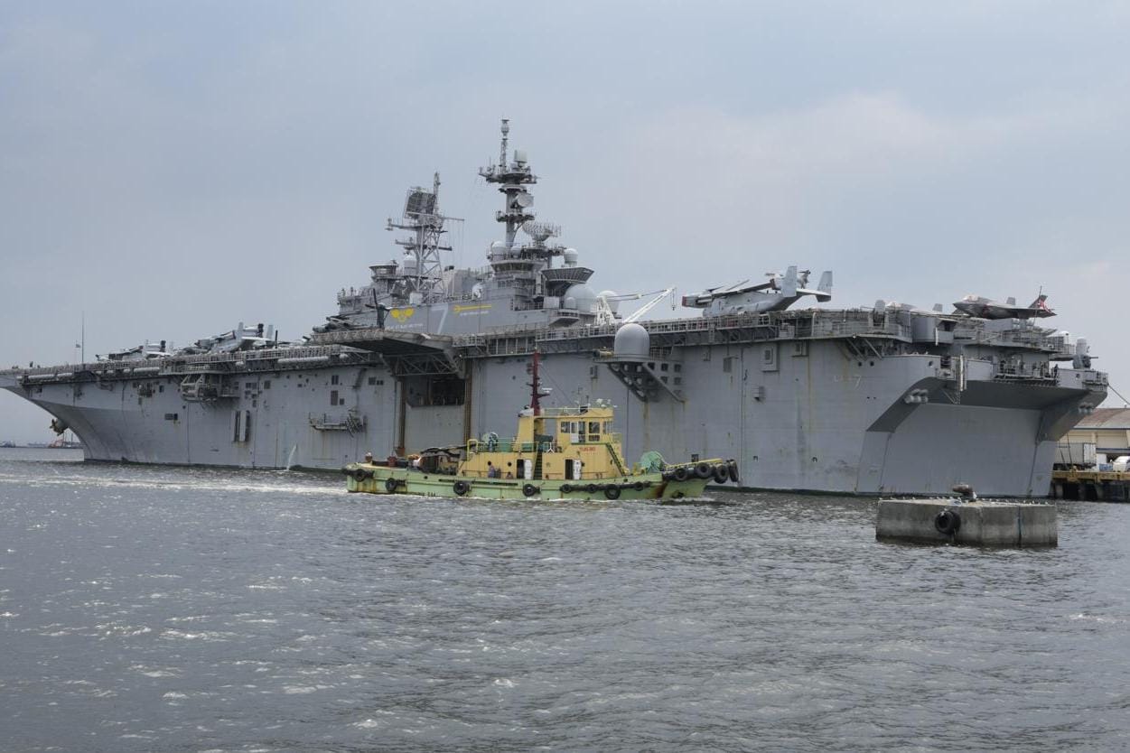 На Ближний Восток прибыл американский десантный корабль с морскими пехотинцами