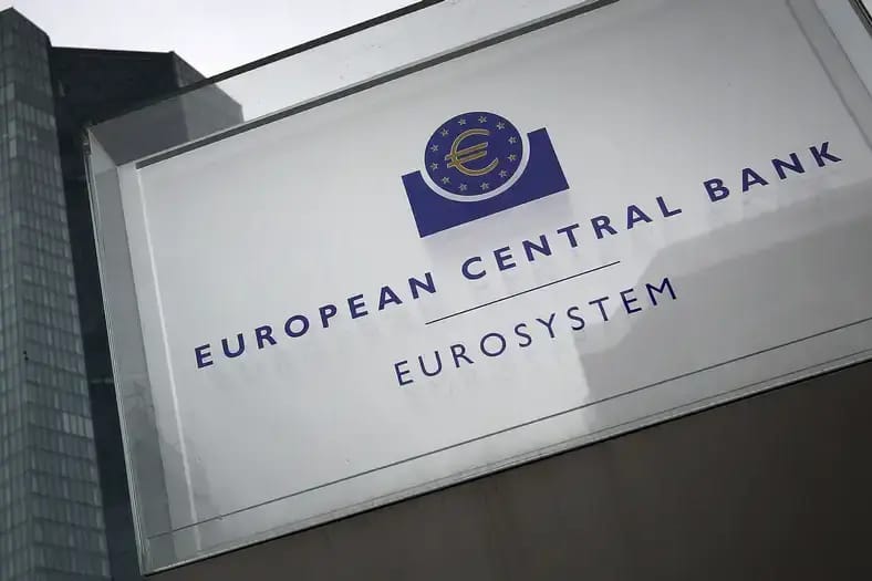 Экономика еврозоны в первом квартале неожиданно сократилась на 0,2%. Предварительная оценка предполагала рост