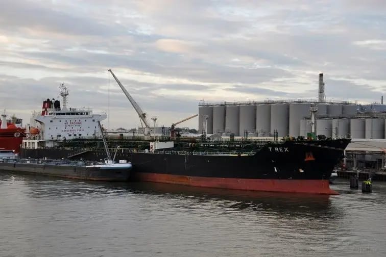 Ukraine strikes Russian “shadow fleet” tanker West Horizon in the Black Sea