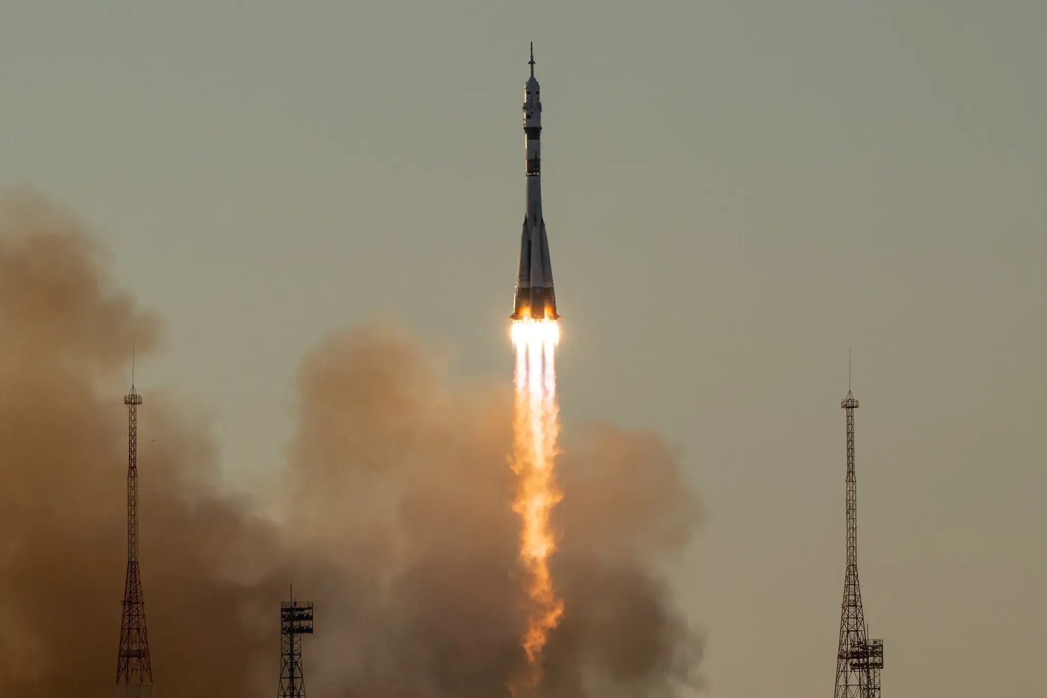 Глава NASA впервые за восемь лет приехал на Байконур. Он лично наблюдал за первым запуском «Союза» после аварии на космодроме
