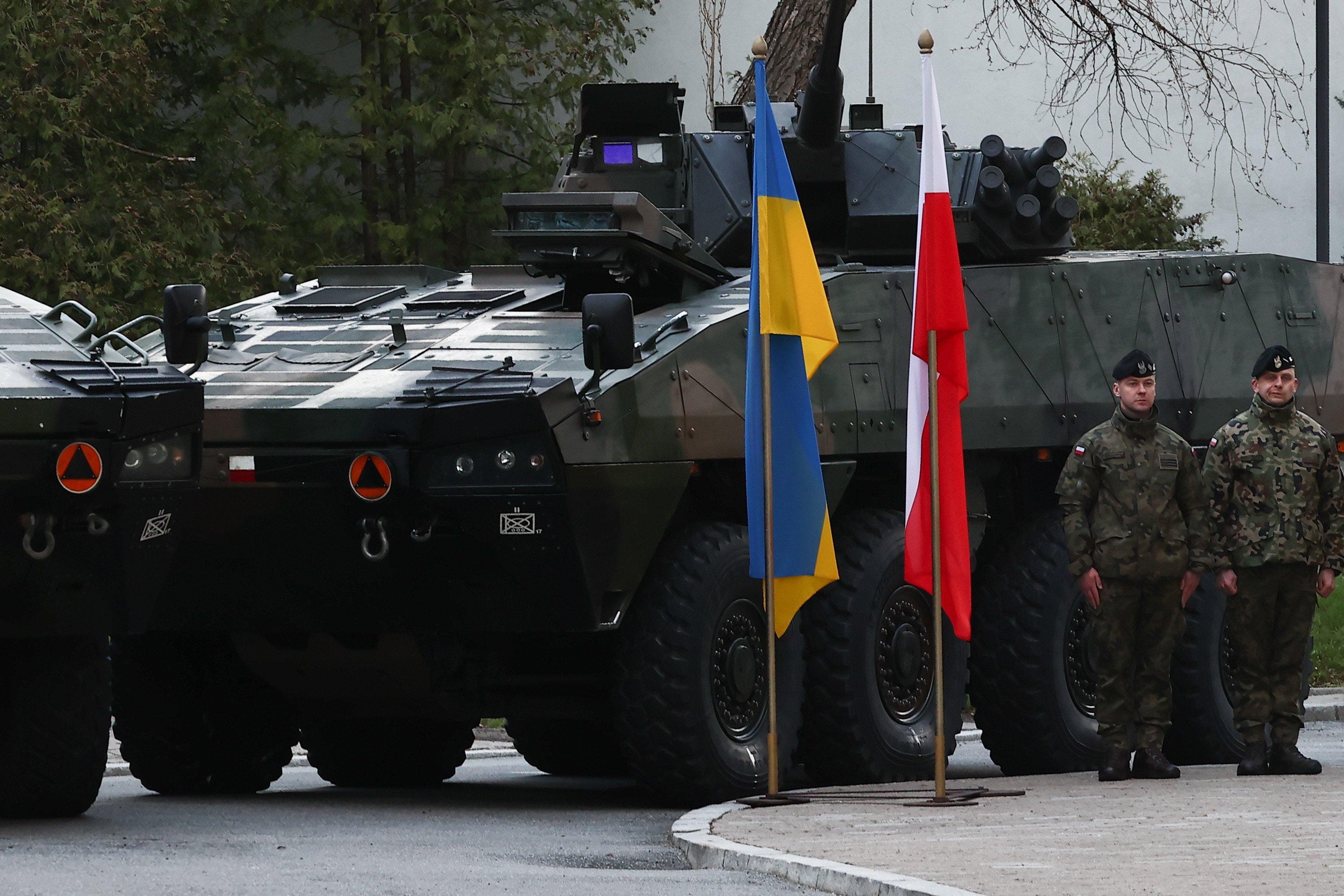 Первый канал сообщил об отмене польской военной помощи Украине, когда эти слухи уже были официально опровергнуты