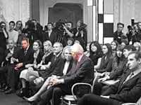 Геннадий Тимченко с женой (в центре) и Иван Егоров (второй слева, сидит) следят за суперфиналом чемпионата России по шахматам в Нижнем Новгороде