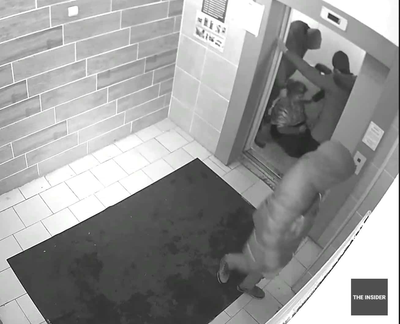 Опубликовано еще одно видео похищения Заремы Мусаевой чеченскими силовиками: «Она сидит на полу не в силах встать. Ей очень плохо и тяжело»