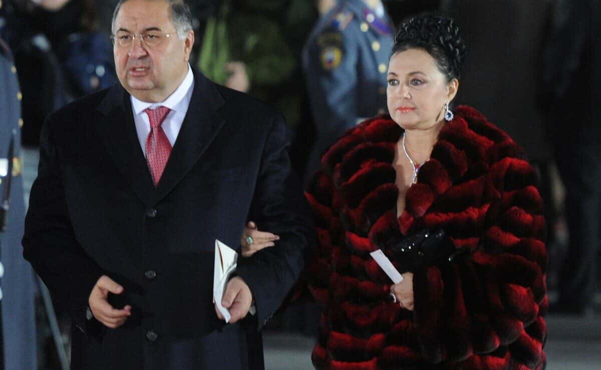 Усманов и Винер разводятся после 30 лет брака. Ранее олигарх попал под санкции США и ЕС, Винер эти ограничения не коснулись