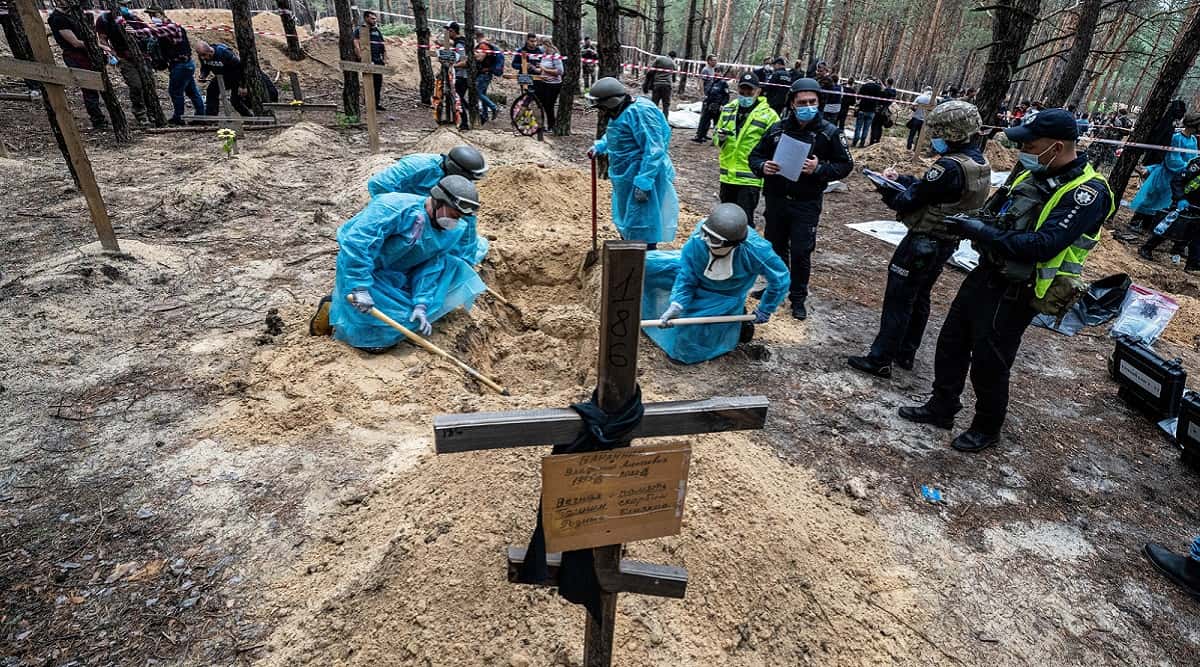 «Вести недели» попытались выдать захоронение убитых оккупантами жителей Изюма за могилы солдат, погибших при захвате города в марте