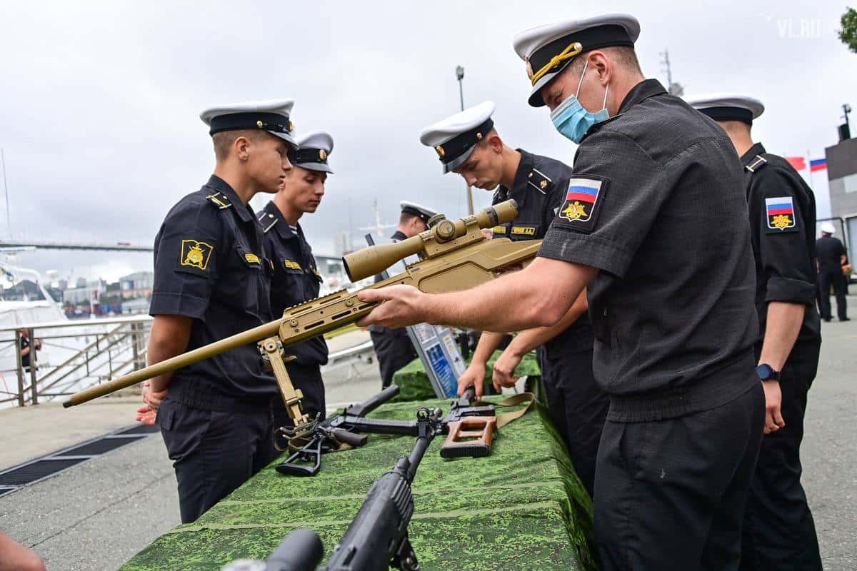 В Россию в обход санкций ввозят десятки австрийских винтовок и пистолетов Steyr Mannlicher. Их используют на войне в Украине