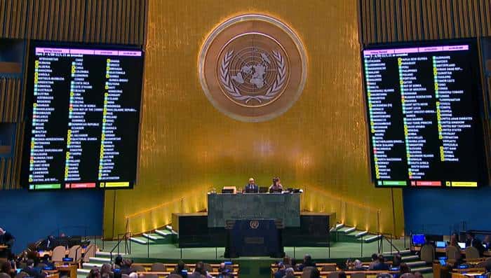 Генассамблея ООН приняла резолюцию ЕС с осуждением российского вторжения в Украину. Резолюцию от США также приняли, но с поправками