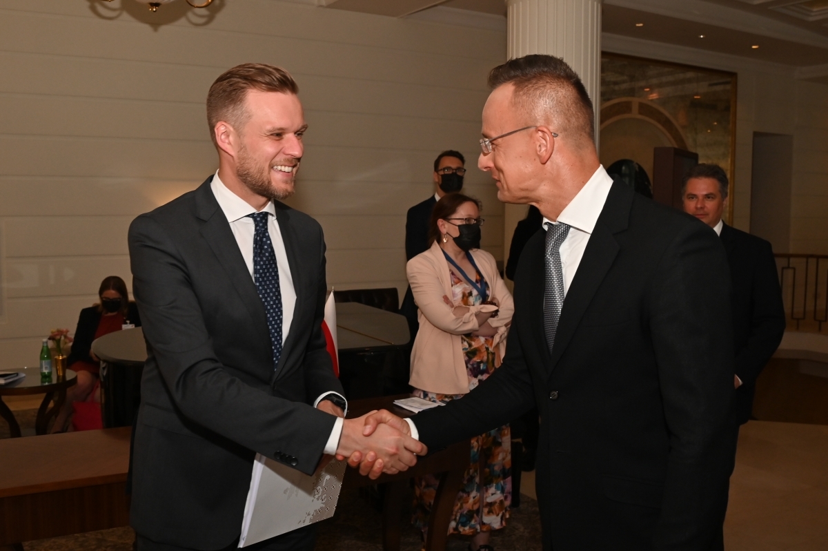 Landsbergis and Szijjártó