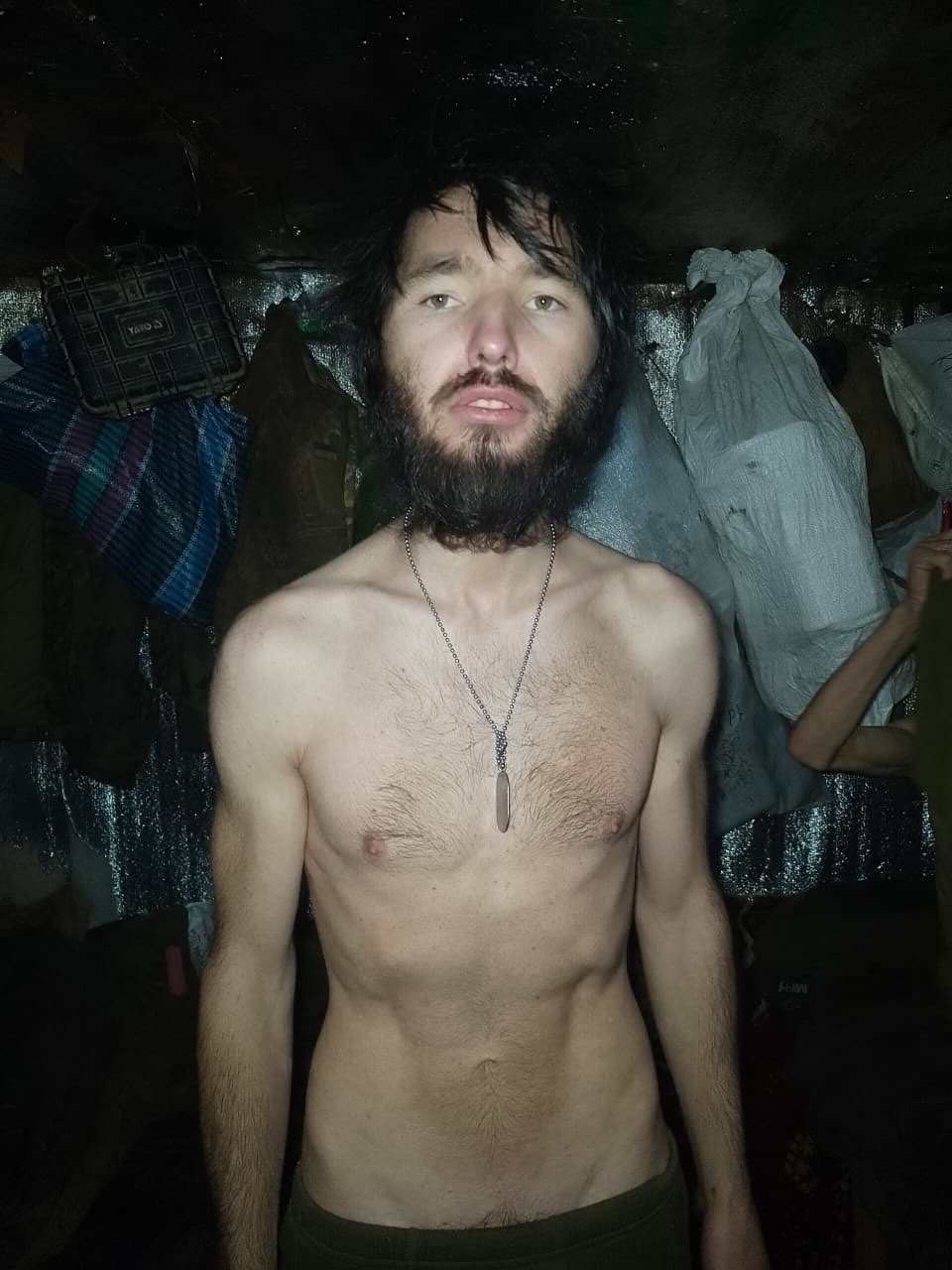 Один из бойцов украинской 14-й ОМБр на передовой позиции в районе Купянска-Узлового