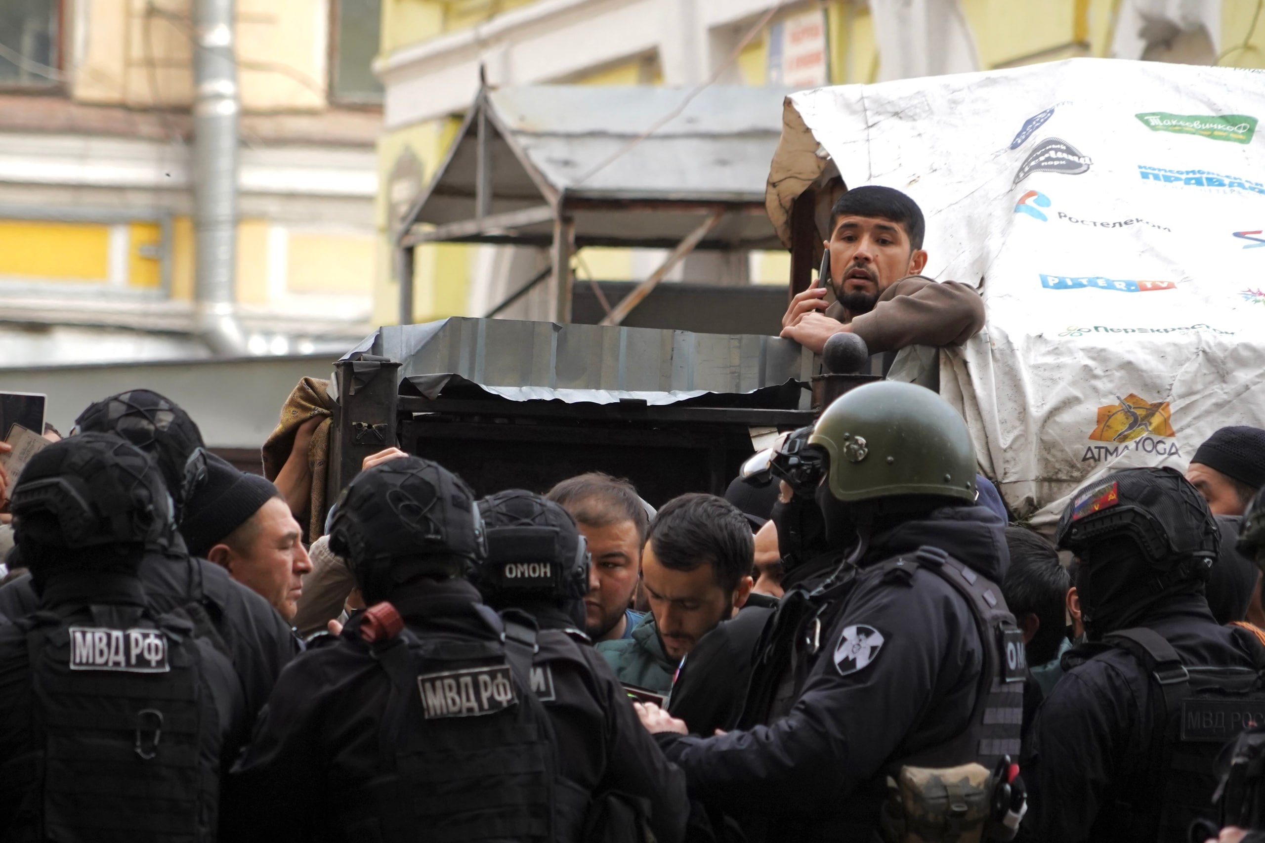 Полицейский рейд в Петербурге