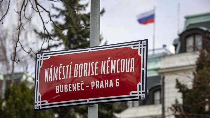 Прага уже не торт. Кремль превратил одного из своих главных союзников во врага