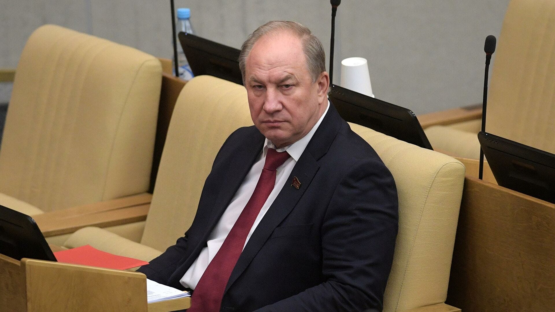Суд запретил депутату Госдумы Валерию Рашкину выходить из дома по ночам