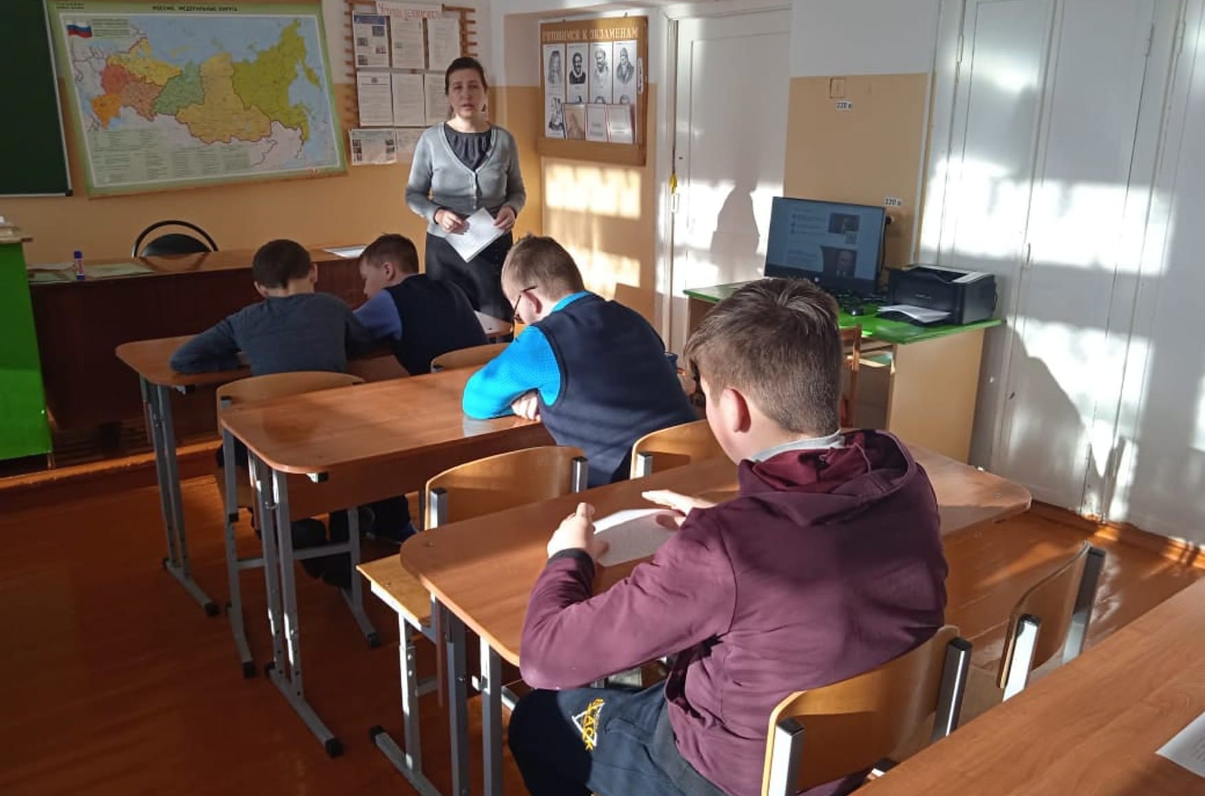 Lesson of Hate. Russian schoolteachers have to rely on Maria Zakharova to justify the war in Ukraine