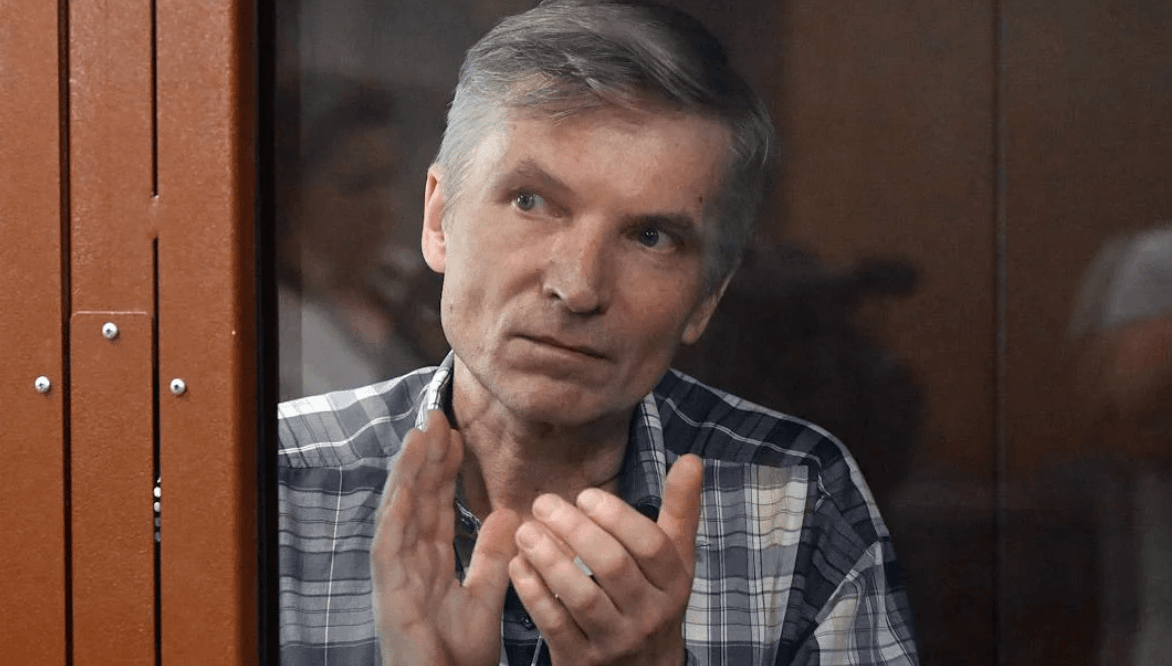 Жалобу на Алексея Горинова, приговоренного к 7 годам за «фейки» про армию, написал выпускник магистратуры ВШЭ