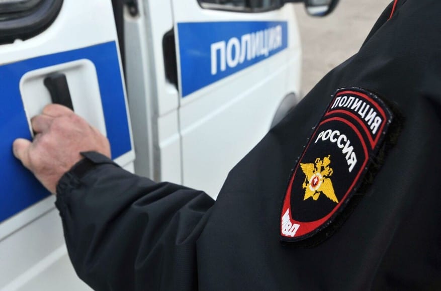 Law enforcement raids homes of Memorial human rights lawyer Sergei Trutnev and journalist Oksana Asaulenko in Perm, Russia