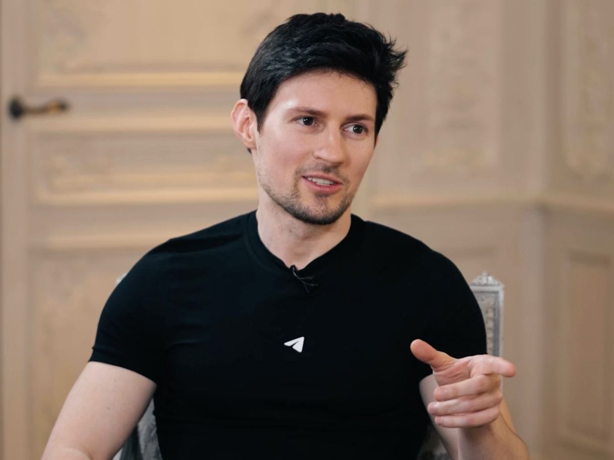 Дуров заявил, что Telegram не стал блокировать каналы, якобы неугодные властям Франции и Молдовы. Неугодный Путину бот Навального он удалял