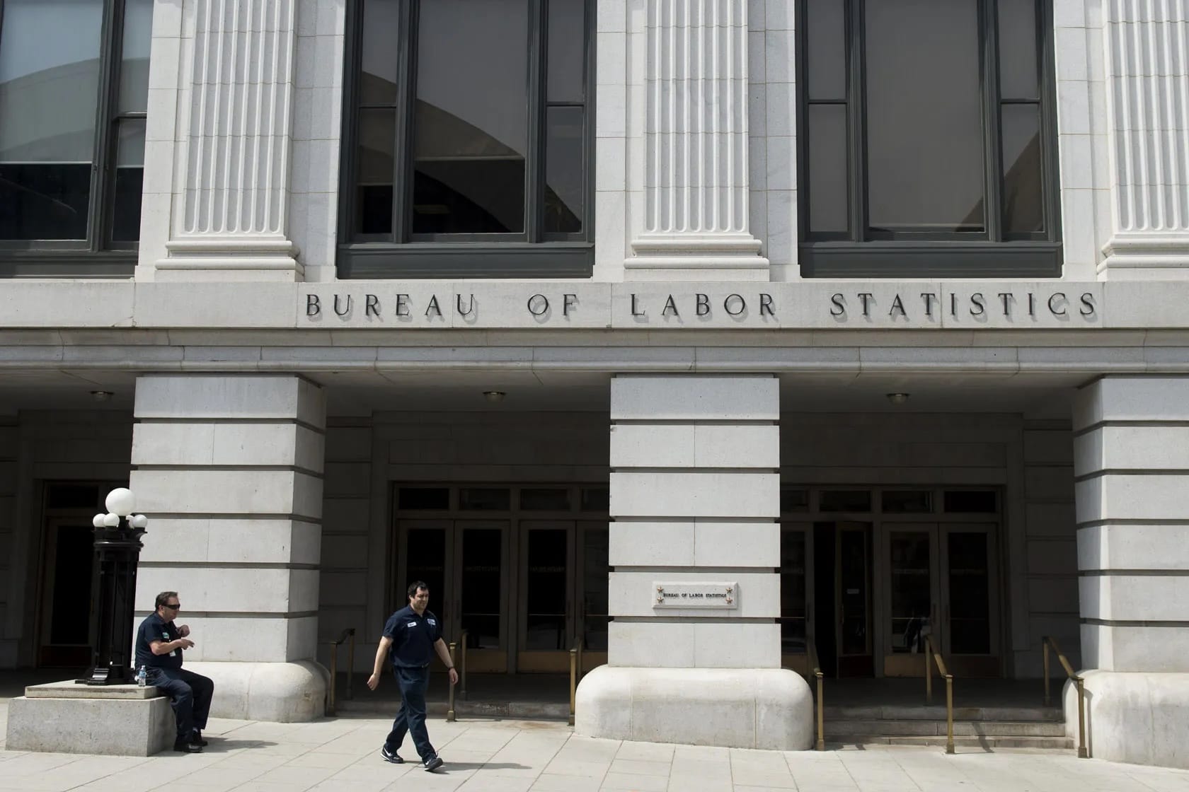 Трамп отозвал кандидатуру лоялиста на должность руководителя Бюро трудовой статистики. Прошлого уволили за «плохой» отчет о росте занятости