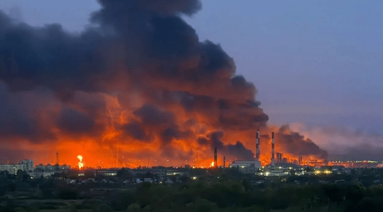 Глубже, чаще, мощнее! Украинская стратегия DeepStrike грозит серьезными перебоями с топливом в России к 2026 году