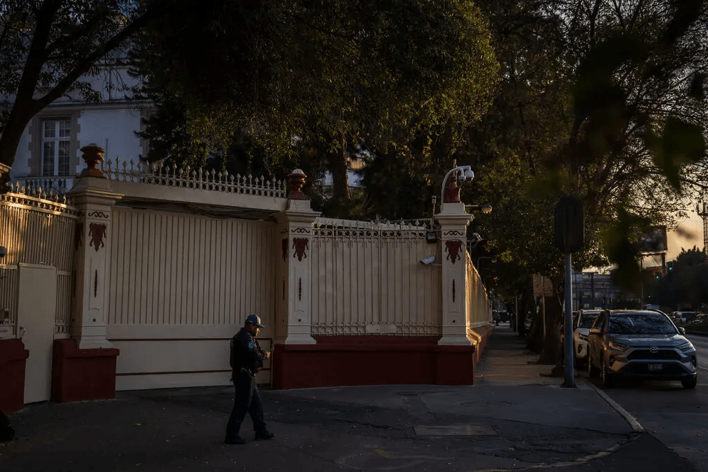 Outside the Russian Embassy in Mexico City. Photo: Marian Carrasquero / The New York Times