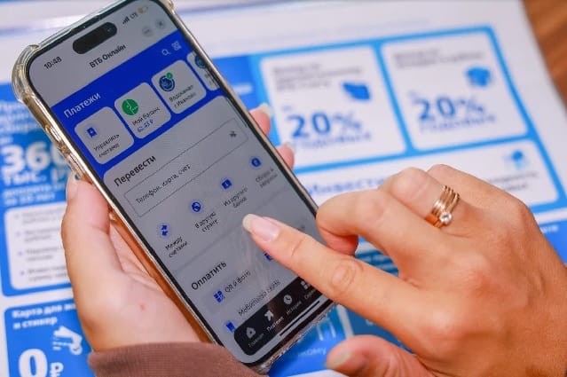 Силовики потребовали от банков хранить переписки, чтобы попасть в белые списки. Цель — всех «оСОРМить», считает эксперт