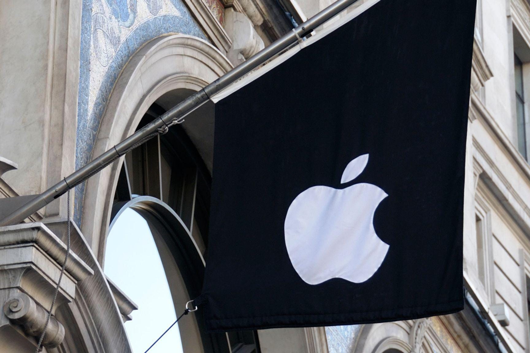 Apple оштрафовали в Великобритании за платежи в адрес российского стриминга, находившегося под санкциями