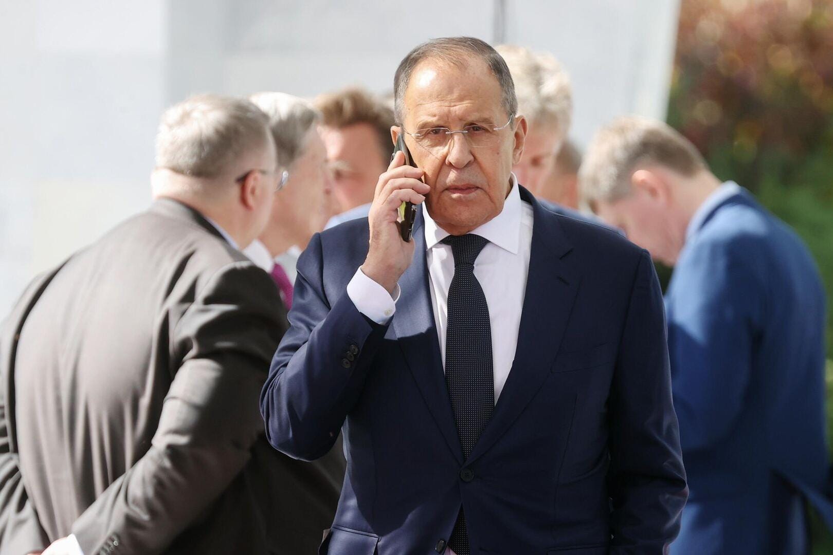 «Я звоню по просьбе Алишера». Как Лавров лоббировал снятие санкций с семьи Усманова