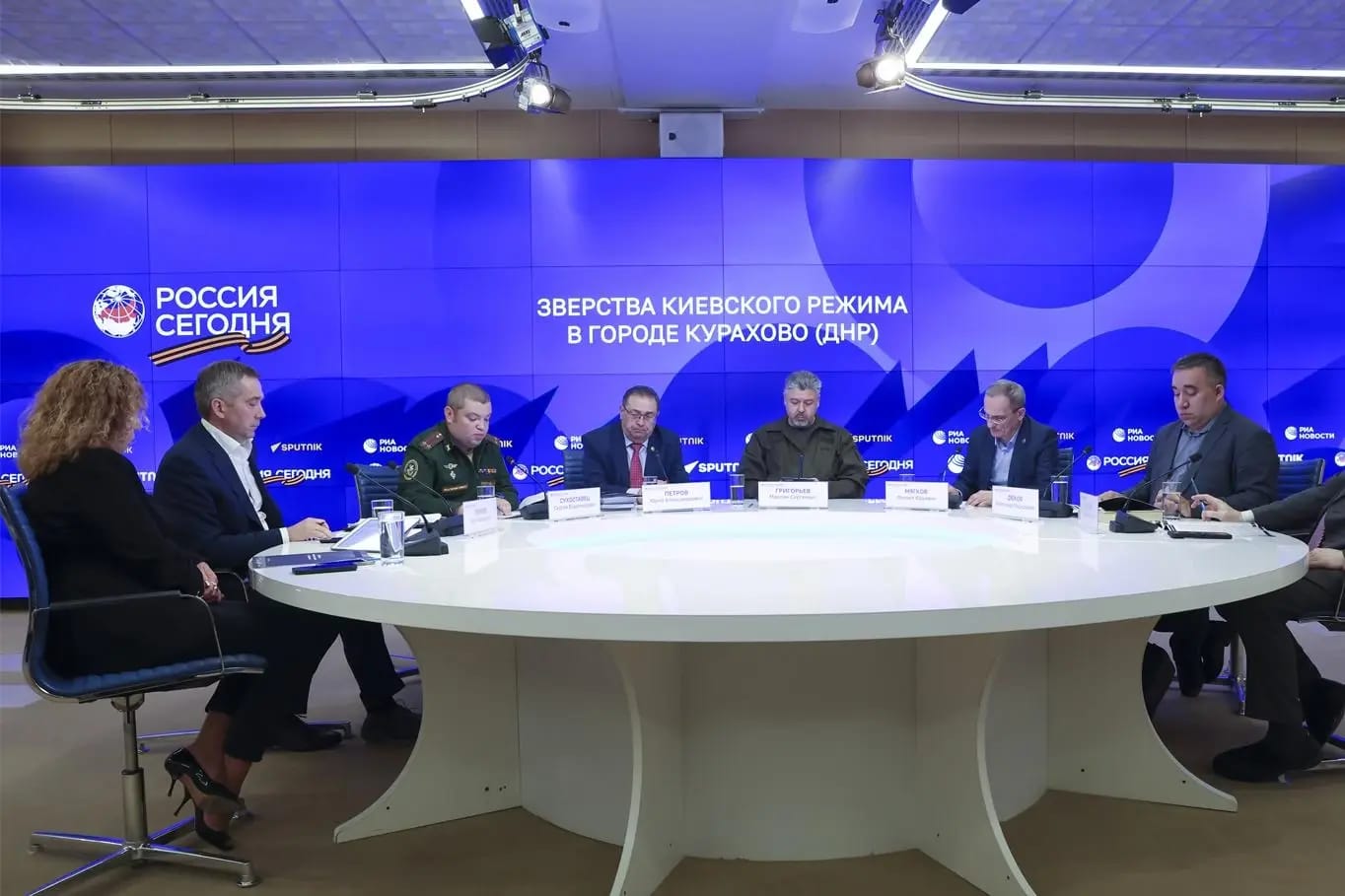 Fake foreigners, fugitive criminals, and Holocaust deniers: Who ended up in Moscow’s “international tribunal on crimes of Ukrainian Nazis”