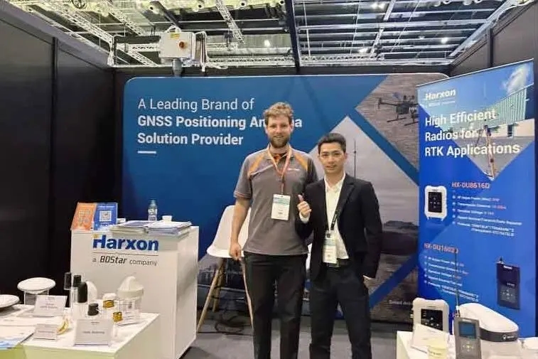 Anthony Zheng (right). Photo: Harxon’s official website