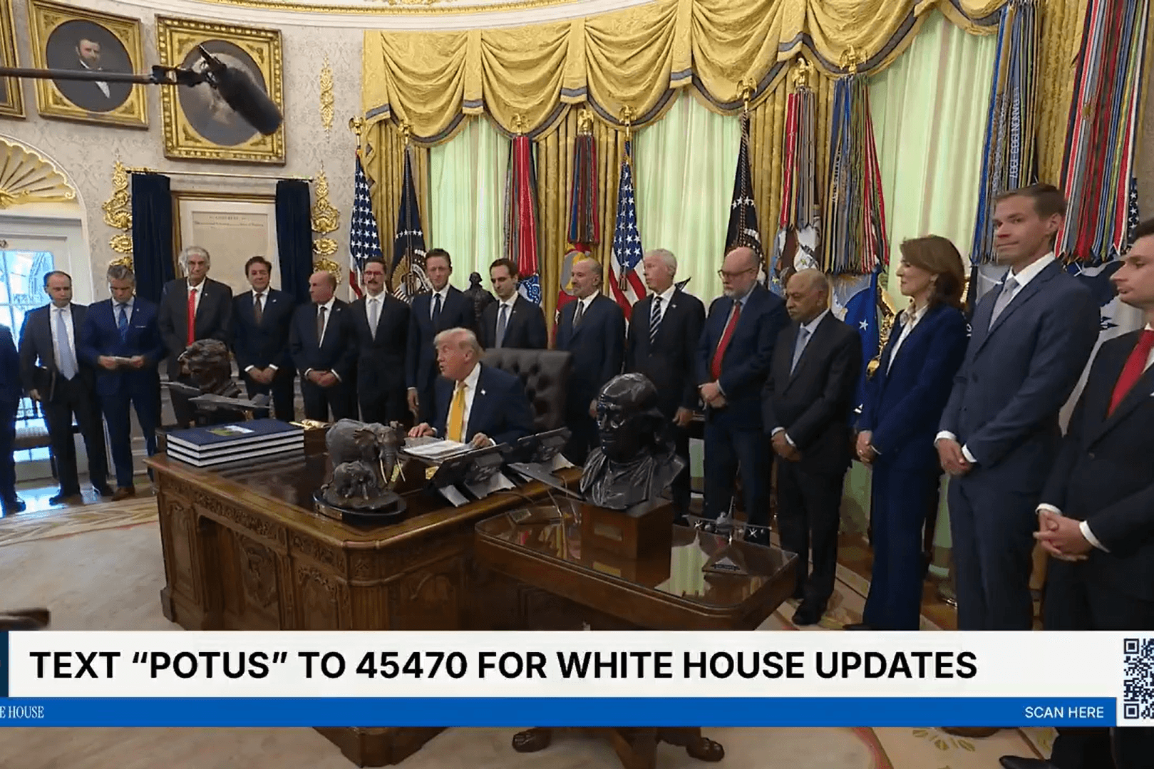 «У нас тут настоящий нефтяной фонтан»: Трамп снова объявил о свободном судоходстве в Ормузском проливе