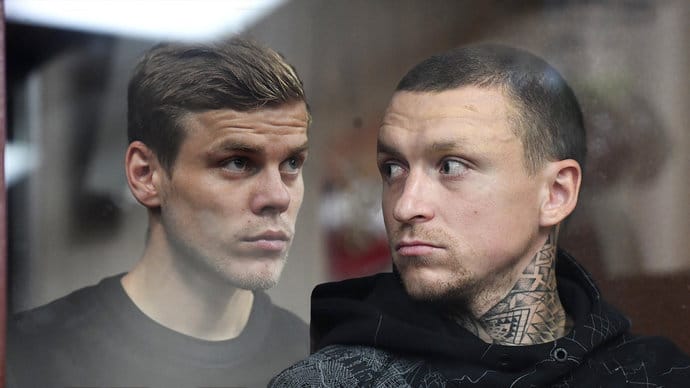 Александр Кокорин и Павел Мамаев вышли на свободу по УДО