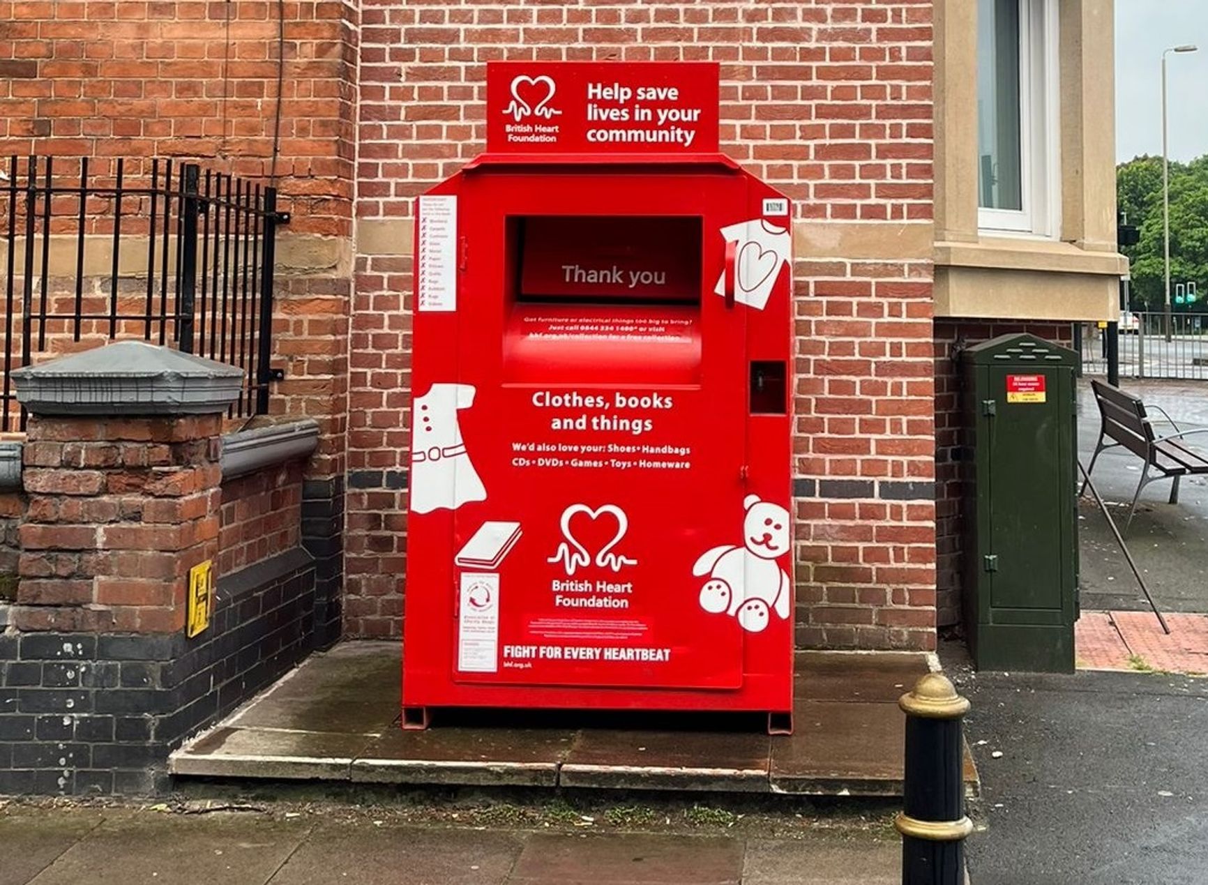 Благотворительный коннтейнер в Лестере, Великобритания