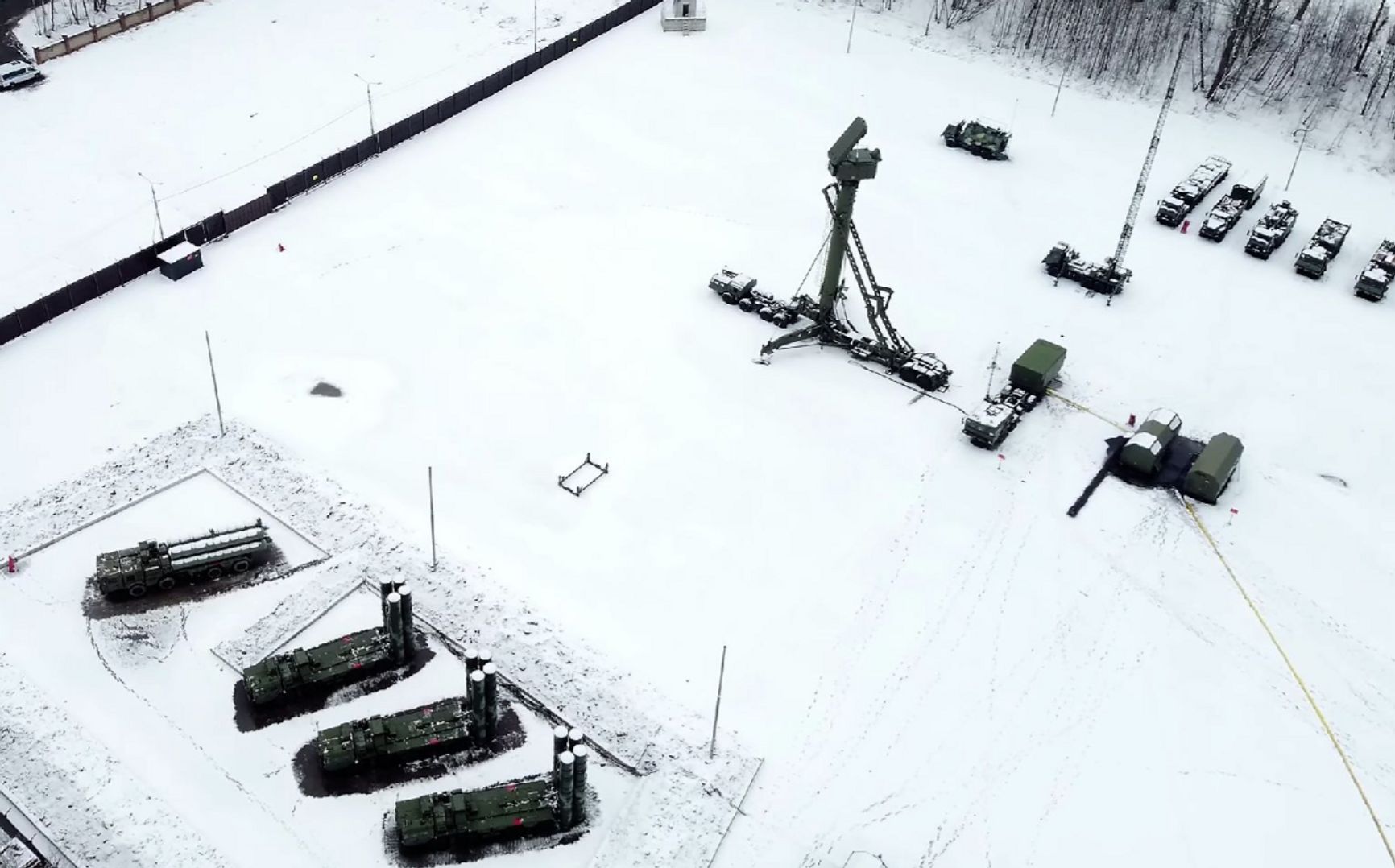 An S-400 missile launcher in the Losiny Ostrov conservation park