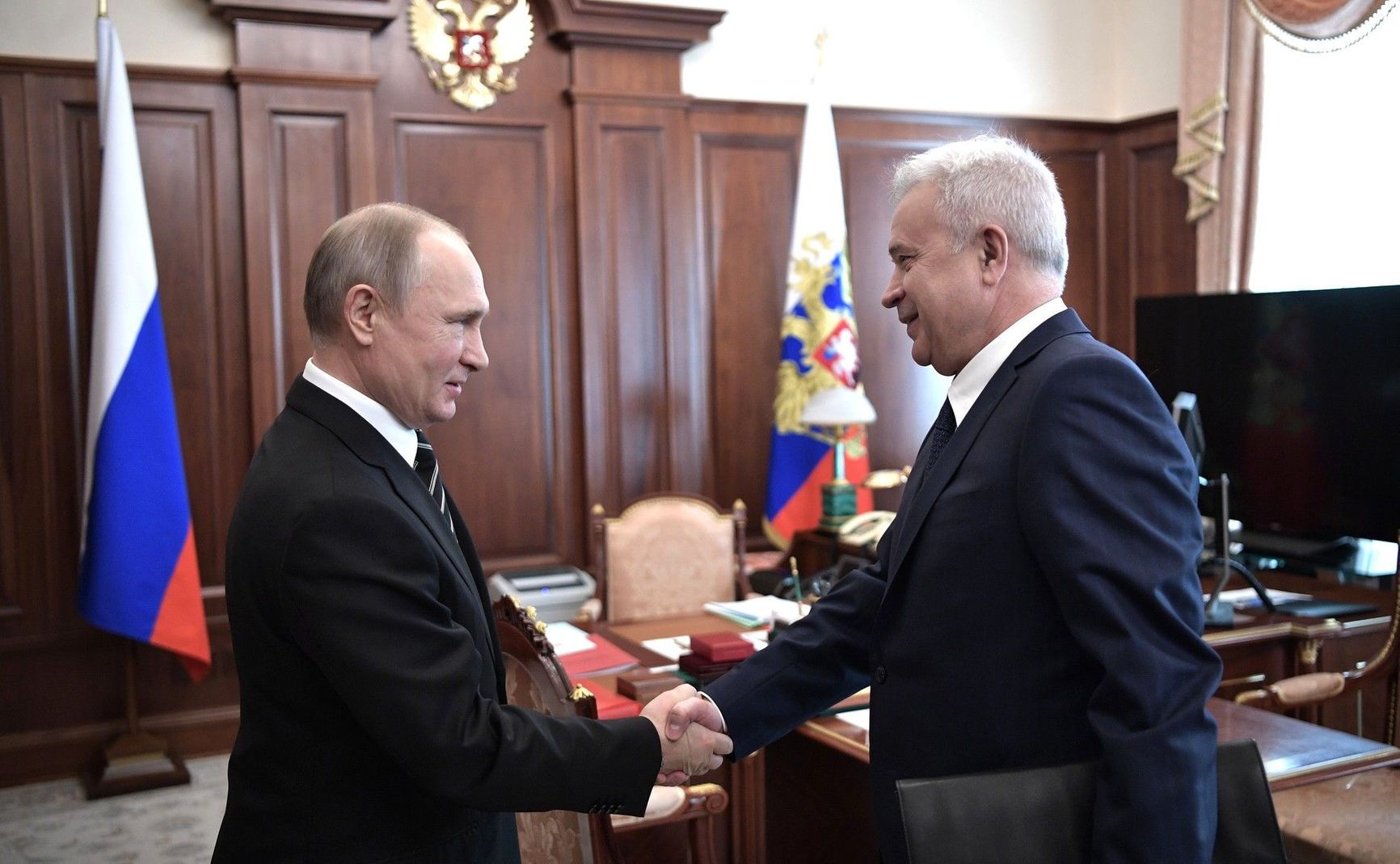 Vladimir Putin and Vagit Alekperov