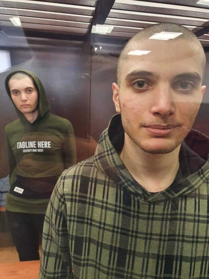 Братья в суде