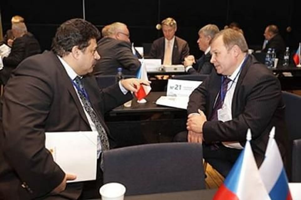 Alexander Petrov (right), former deputy director of the sanctioned Russian Federal Nuclear Center (RFNC), at the Czech-Russian business forum held in 2017 under the patronage of Czechia's then-President Miloš Zeman.