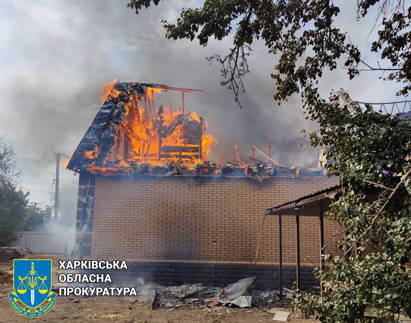 Последствия обстрела российскими военными Борового под Харьковом