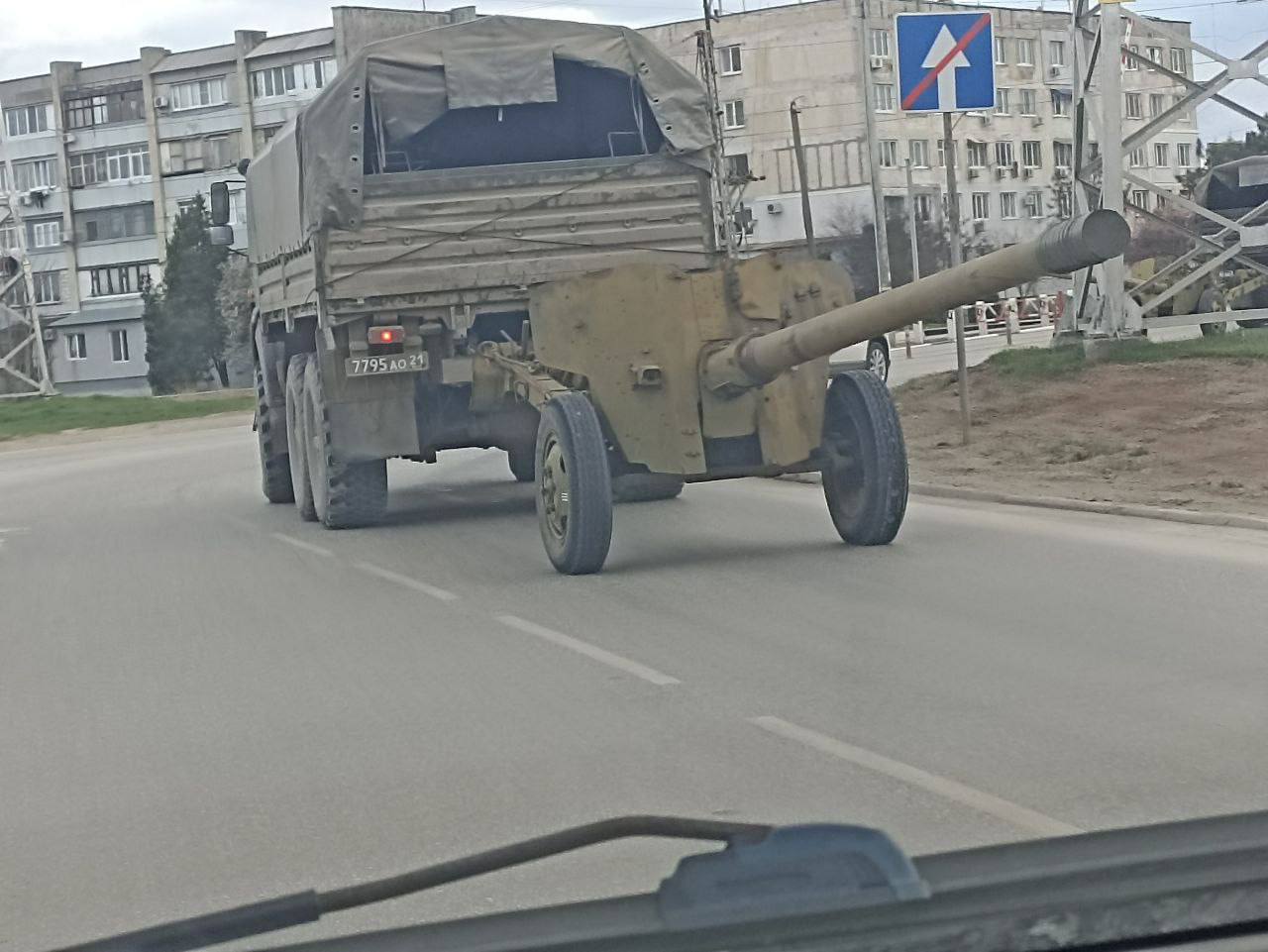 МТ-12 образца 1955 года в Евпатории