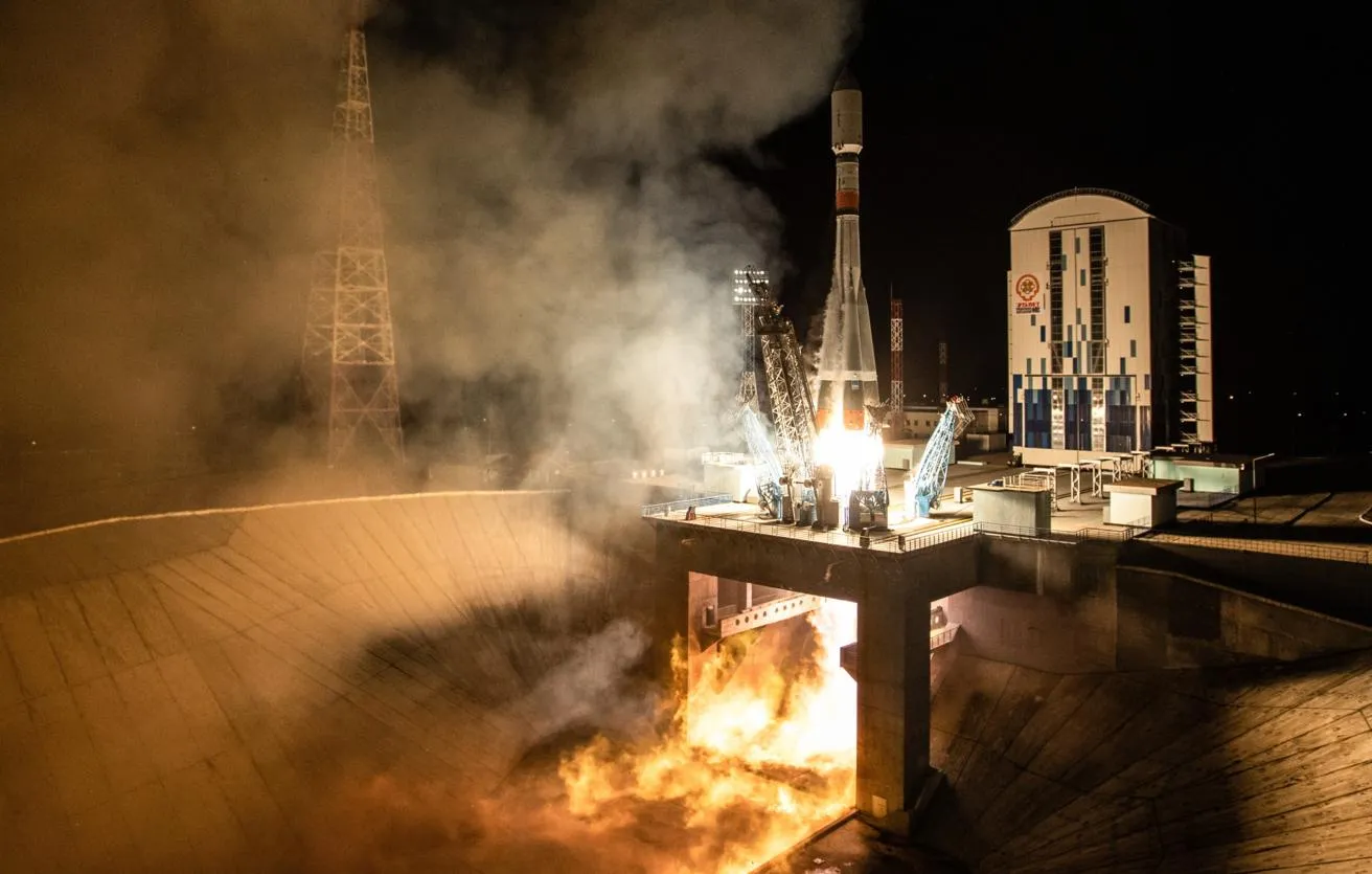 Launch of the Soyuz-2.1b carrier rocket carrying the first satellite of the federal Sfera program — Skif-D — and three Gonets-M satellites 