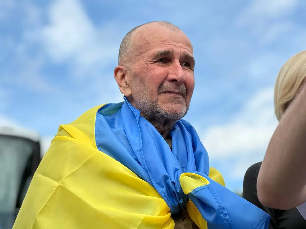 Владимир Николаенко сразу после возвращения из плена. Telegram-канал главы Херсонской областной военной администрации Ярослава Шанько