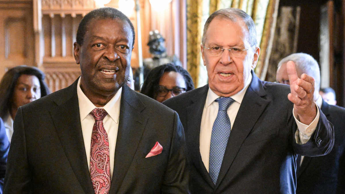 Russian Foreign Minister Sergey Lavrov and Kenyan Foreign Minister Musalia Mudavadi arrive for a meeting in Moscow, Russia, March 16, 2026. Photo: Tatyana Makeyeva / Reuters