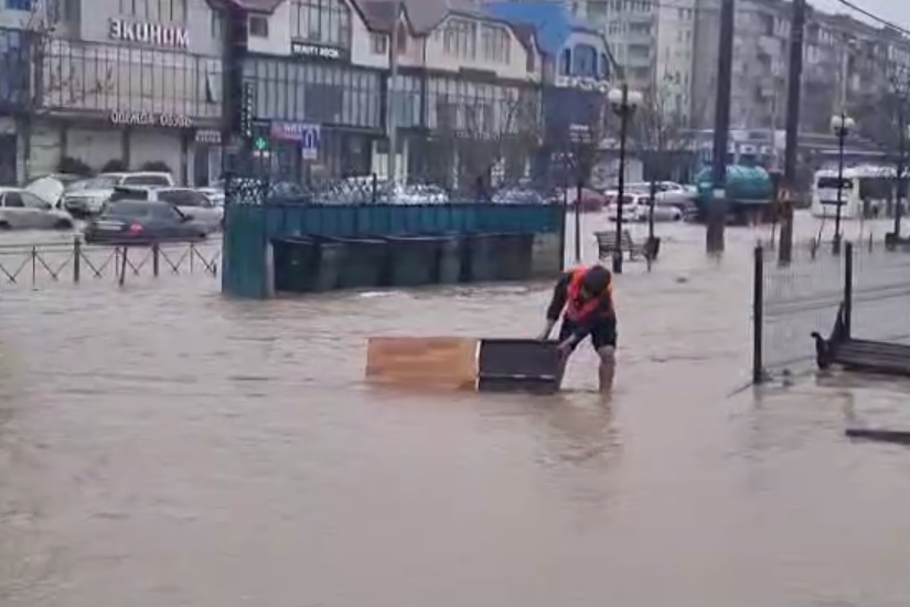 Фото: скриншот видео, опубликованного в Telegram-канале «Администрация города Махачкалы»